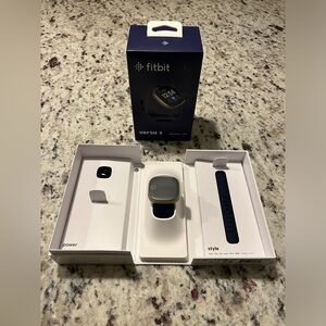 Fitbit Versa 3 Smartwatch & GPS